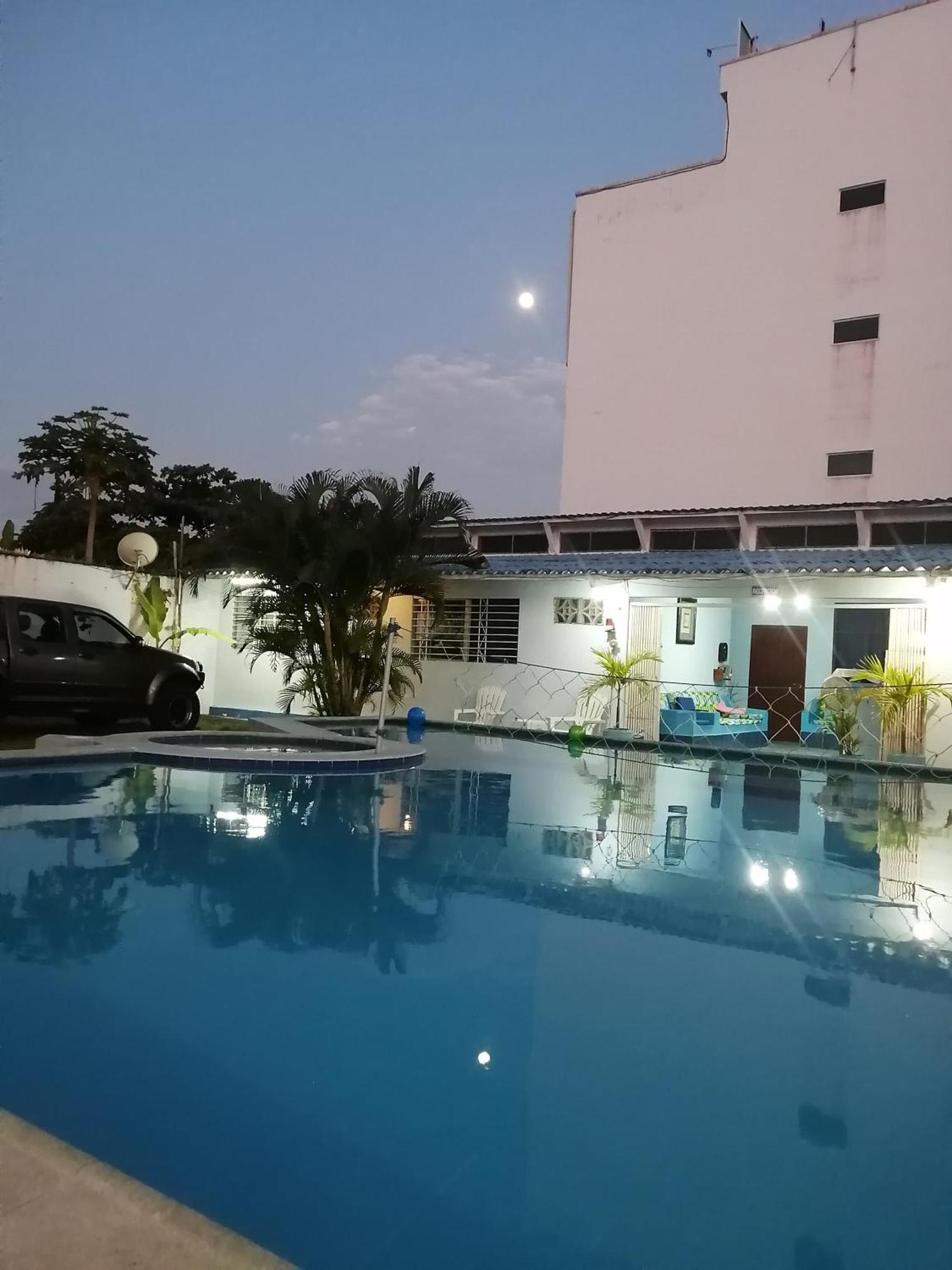 Hostal Aruba Atacames Exteriér fotografie