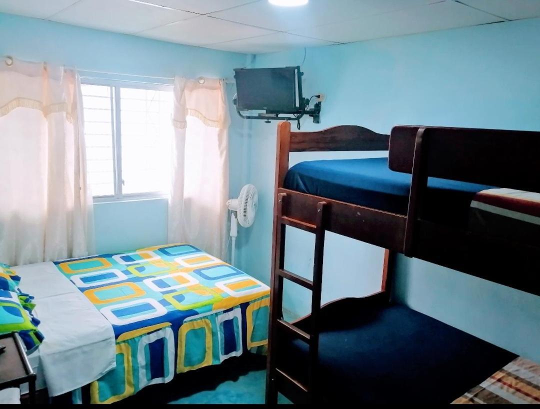 Hostal Aruba Atacames Pokoj fotografie
